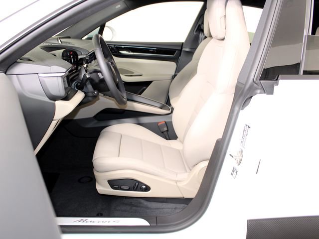 New 2026 Porsche Macan 4 Electric AWD/4WD image 5
