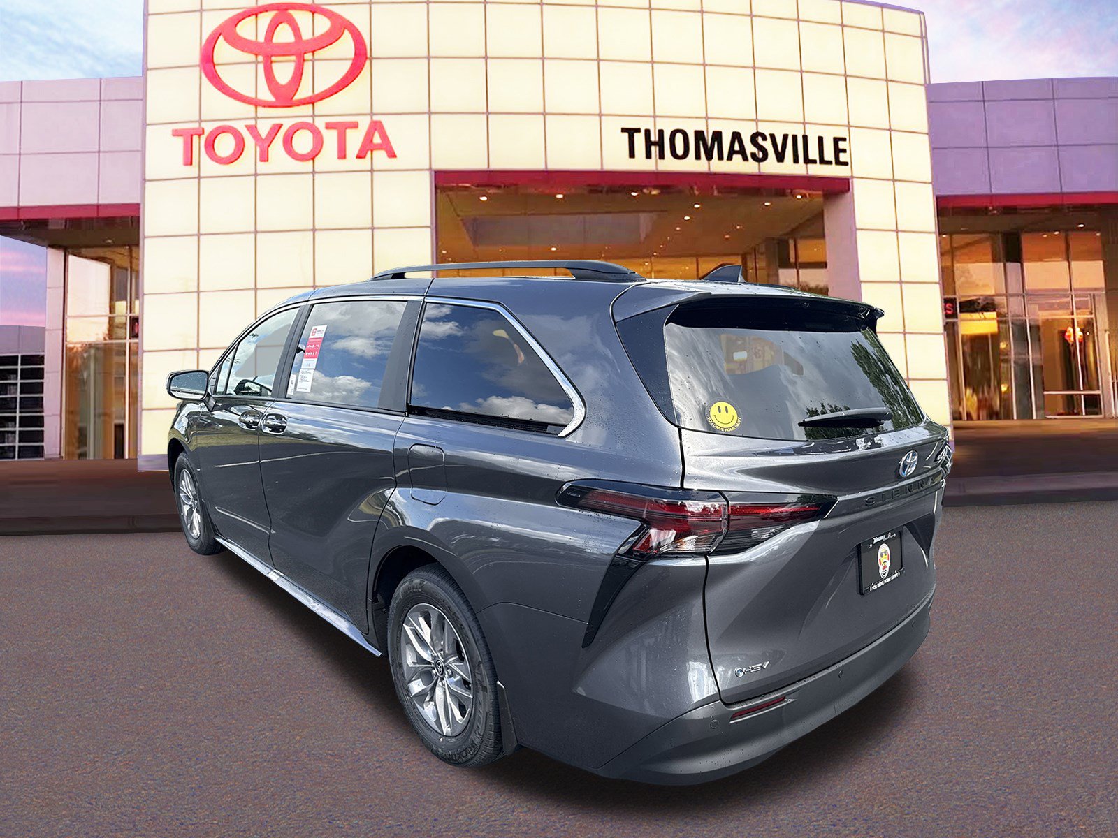 New 2025 Toyota Sienna XLE w/ XLE Plus Package FWD image 7