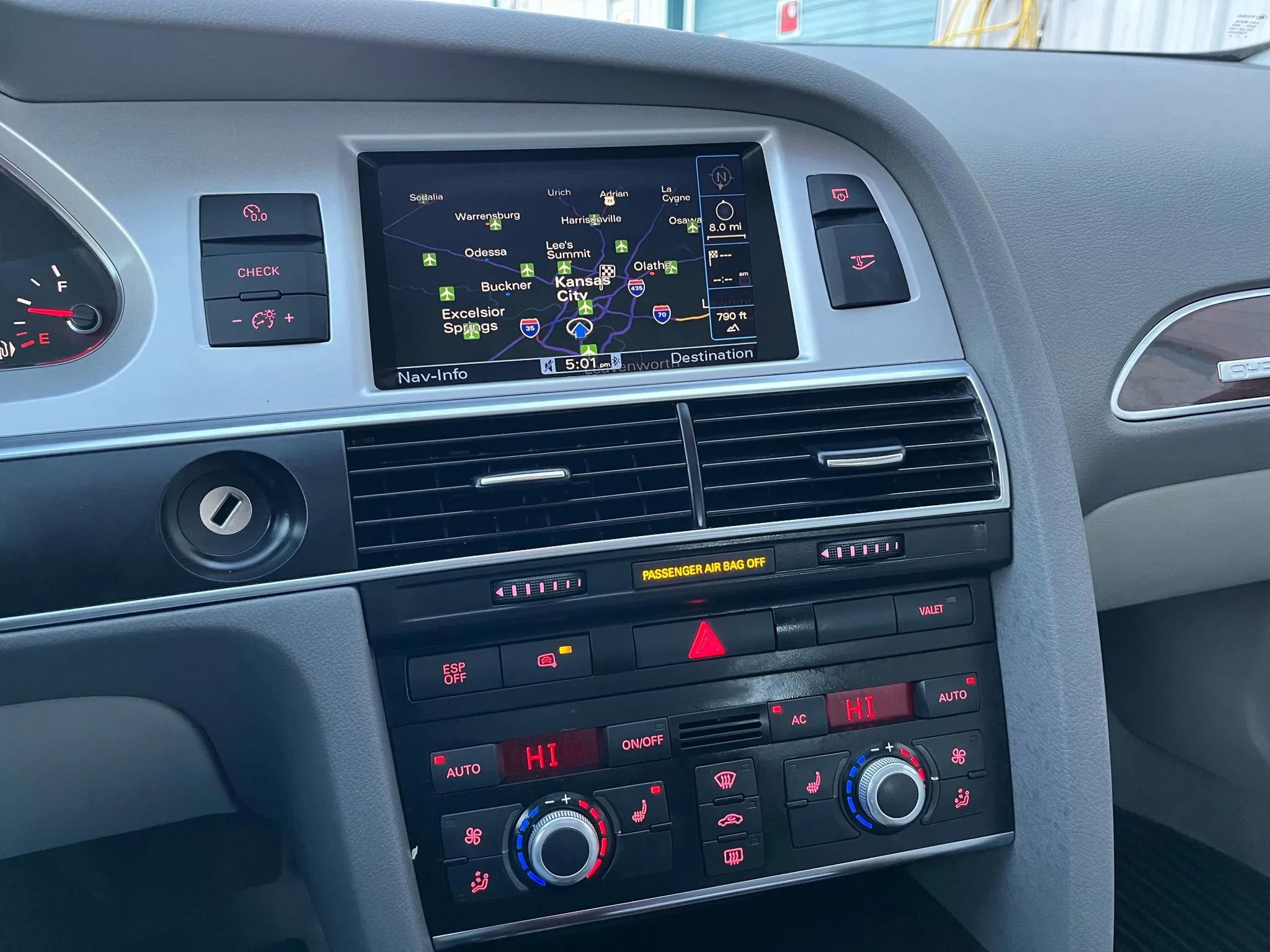 Used 2011 Audi A6 4.2 Prestige image 8