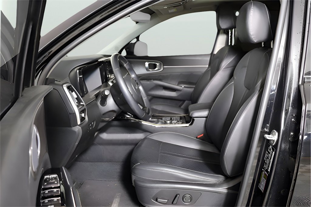 Used 2023 Kia Sorento SX image 40