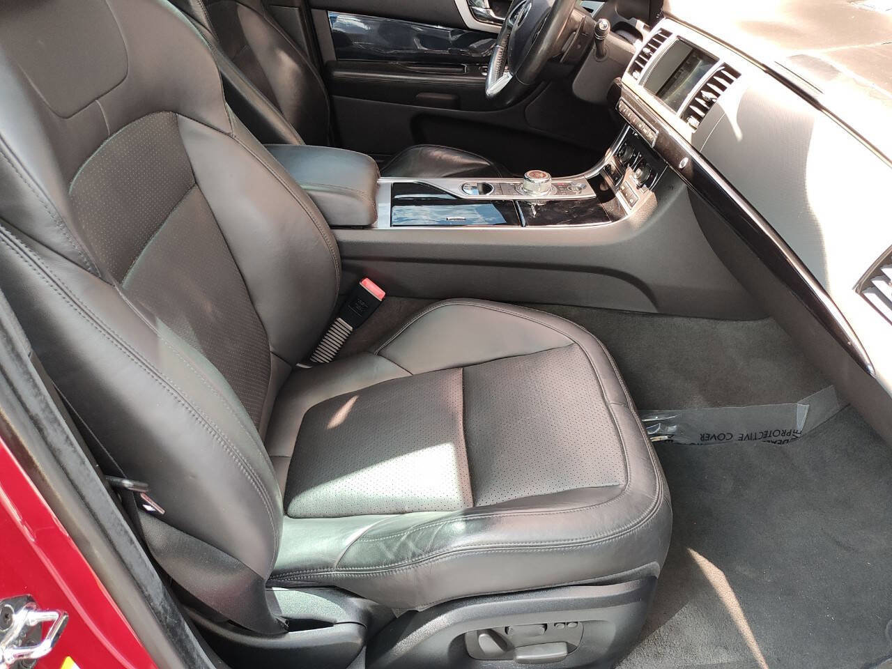Used 2014 Jaguar XF 3.0 RWD image 50