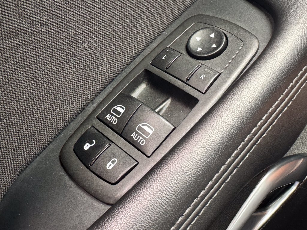 Used 2022 Dodge Challenger R/T Scat Pack RWD image 30
