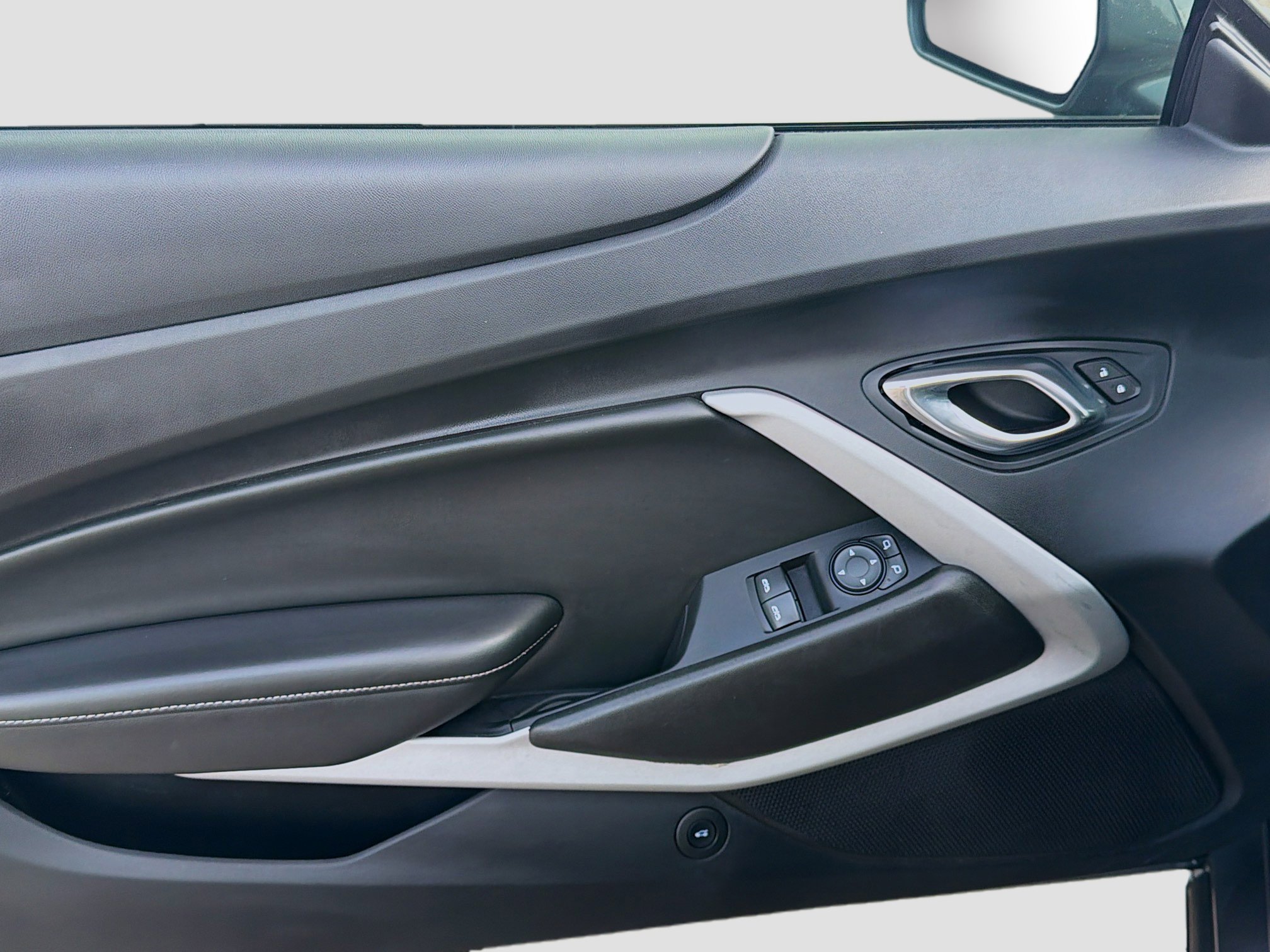 Used 2020 Chevrolet Camaro LT image 21