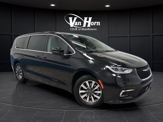 Used 2023 Chrysler Pacifica Touring-L