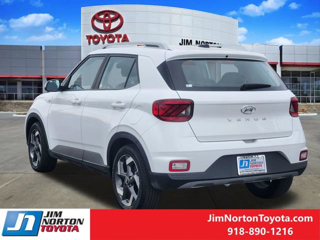 Used 2025 Hyundai Venue SEL image 7
