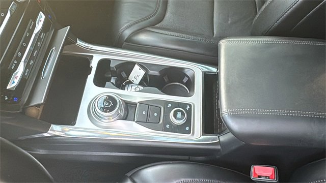 Used 2020 Ford Explorer Platinum w/ Premium Technology Package image 20
