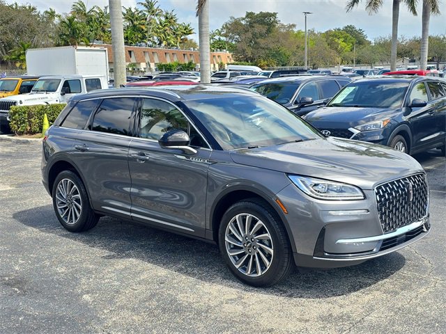 Used 2023 Lincoln Corsair Reserve image 2