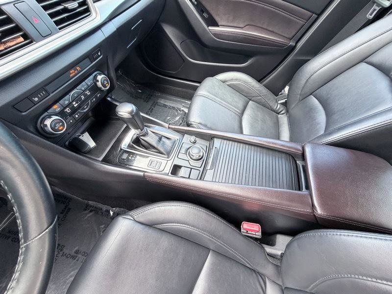 Used 2017 MAZDA MAZDA3 Touring FWD image 13