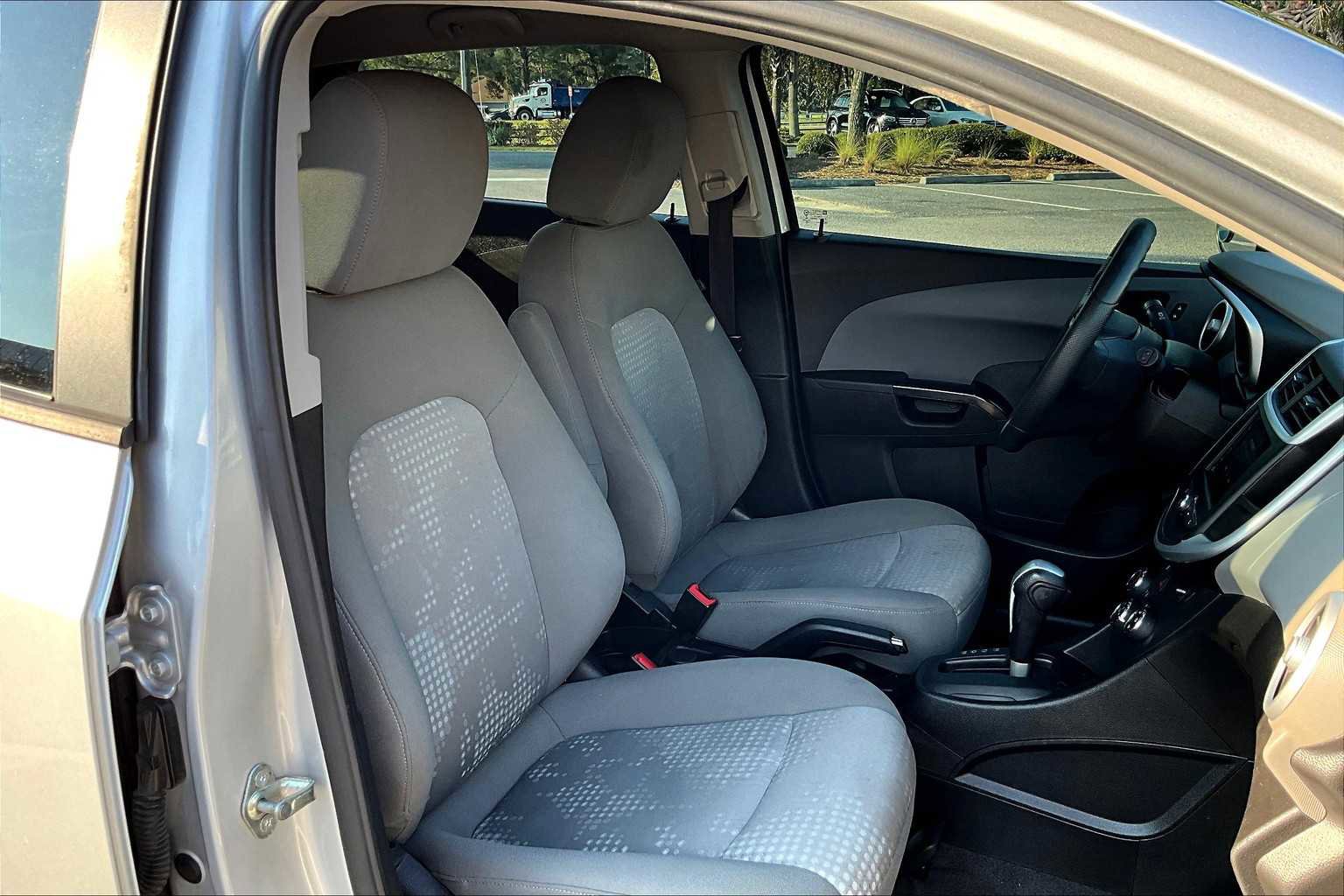 Used 2020 Chevrolet Sonic LT image 8