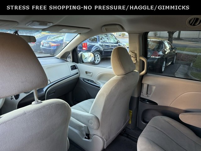 Used 2012 Toyota Sienna image 21