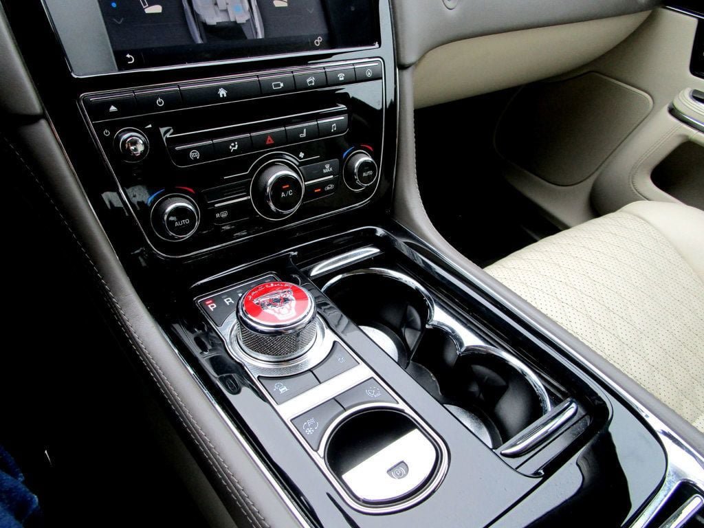 Used 2016 Jaguar XJ L Portfolio AWD/4WD image 24