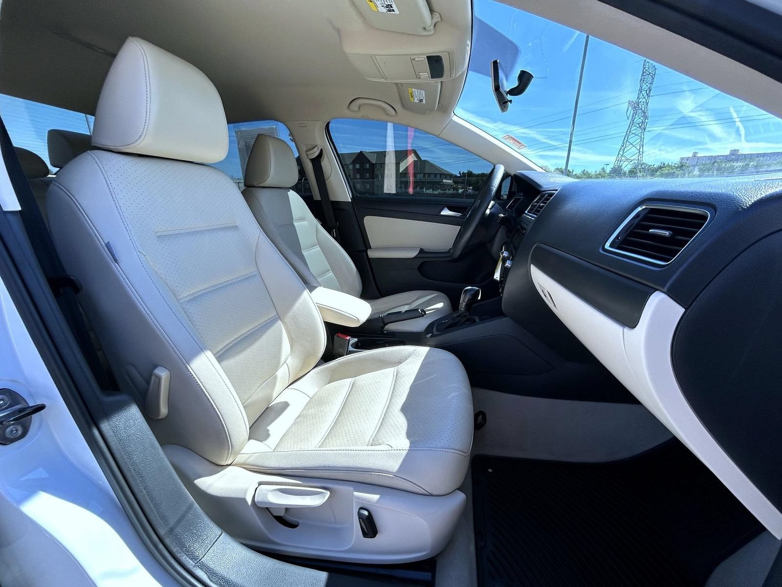 Used 2014 Volkswagen Jetta SE FWD image 15