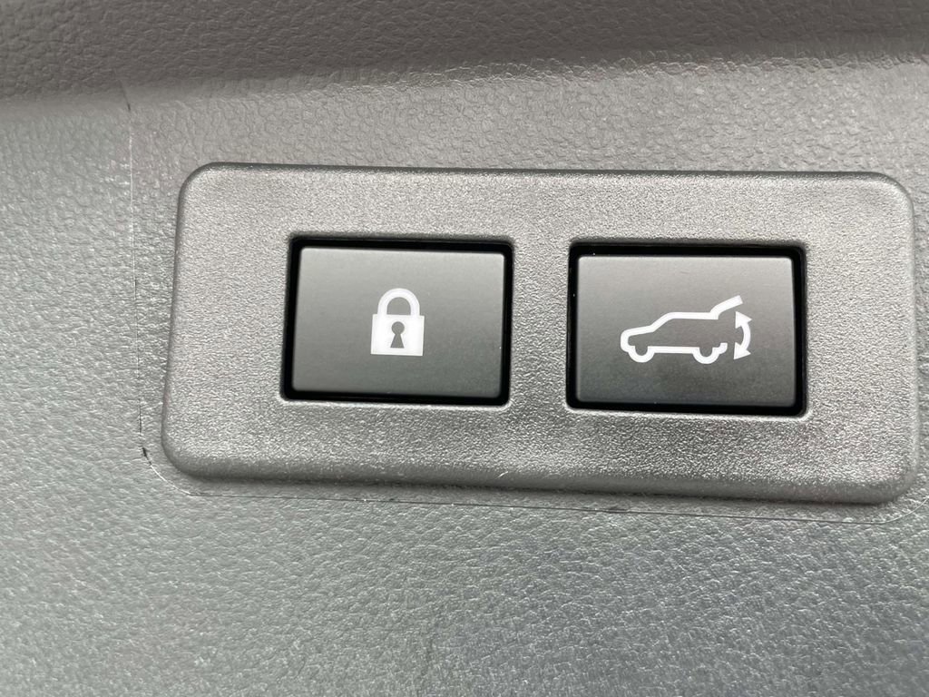 Certified 2025 Subaru Outback Limited AWD/4WD image 11