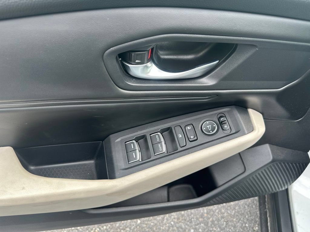 Used 2023 Honda Accord EX image 10