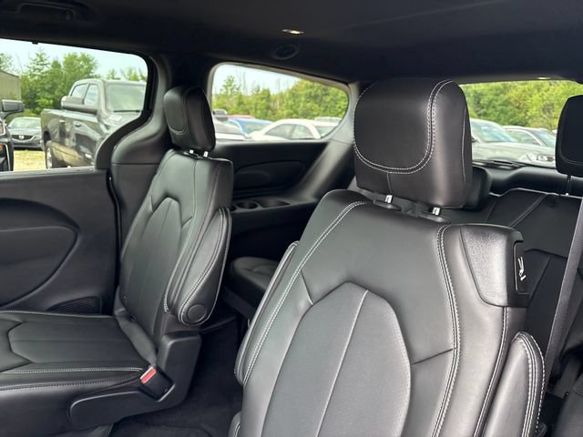 New 2027 Chrysler Pacifica Select AWD/4WD image 20