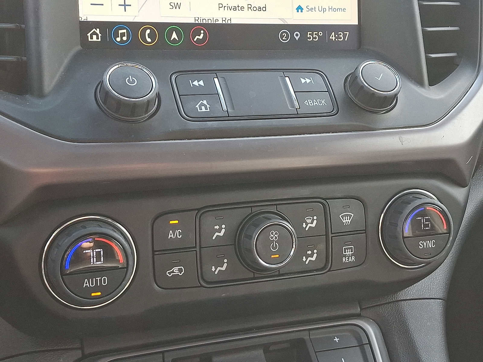 Used 2023 GMC Acadia AT4 w/ Technology Package image 16