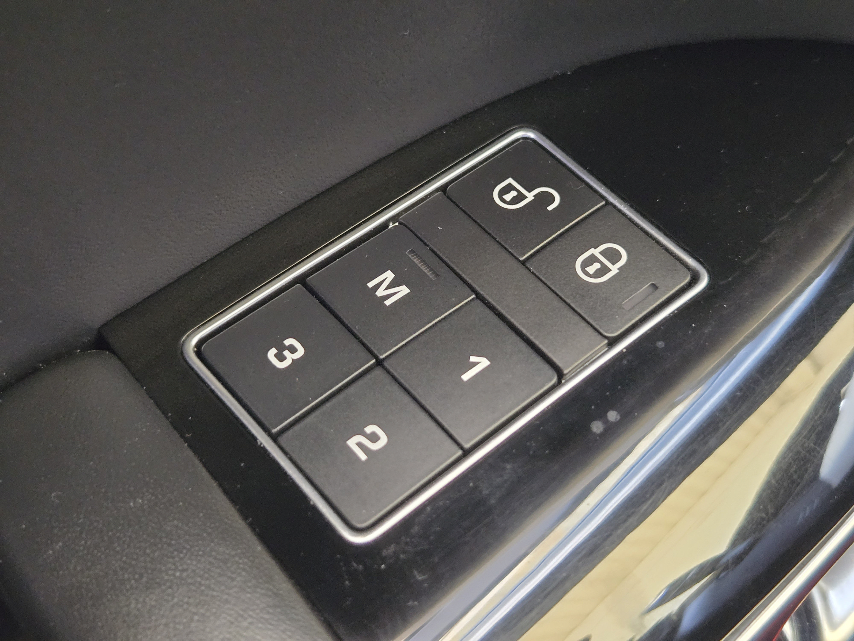 Used 2018 Land Rover Range Rover Sport HSE Dynamic AWD/4WD image 24