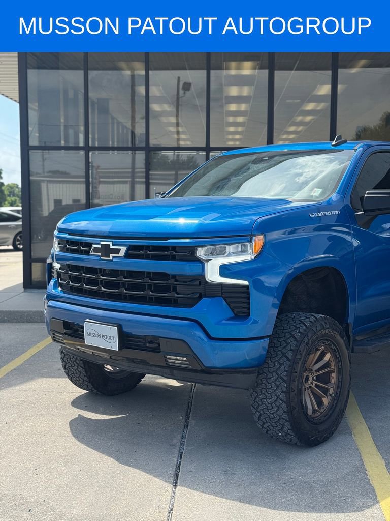 Used 2022 Chevrolet Silverado 1500 RST RWD image 2