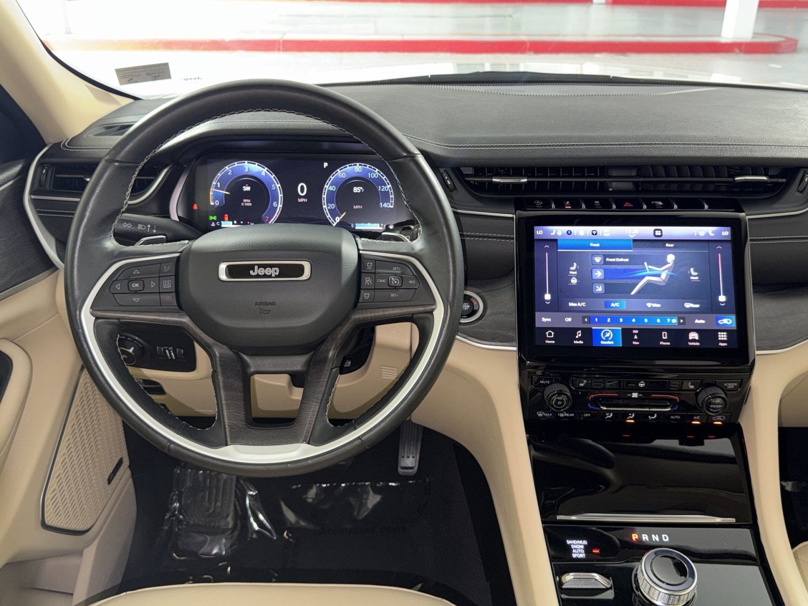 Used 2022 Jeep Grand Cherokee L Limited AWD/4WD image 16