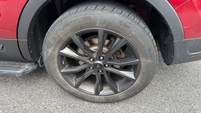 Used 2018 Ford Explorer XLT w/ Equipment Group 202A AWD/4WD image 22