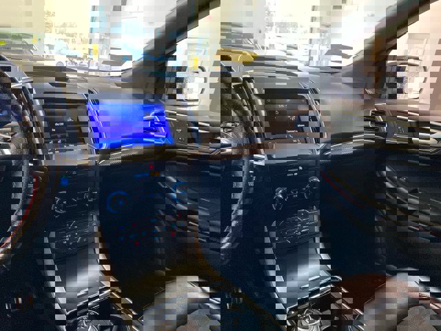 Certified 2020 Ford Edge ST-Line image 12