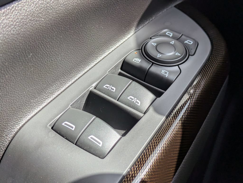 Used 2022 GMC Acadia AT4 w/ Technology Package AWD/4WD image 24