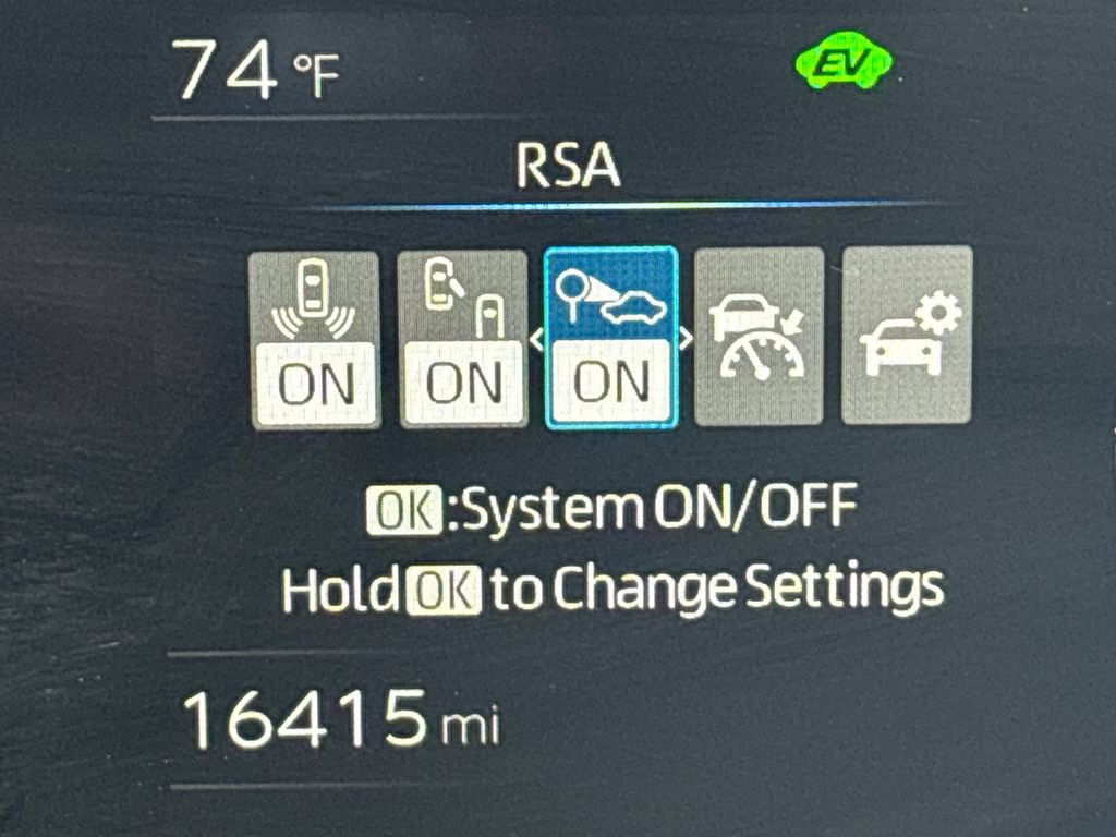 Used 2025 Toyota Prius LE FWD image 35