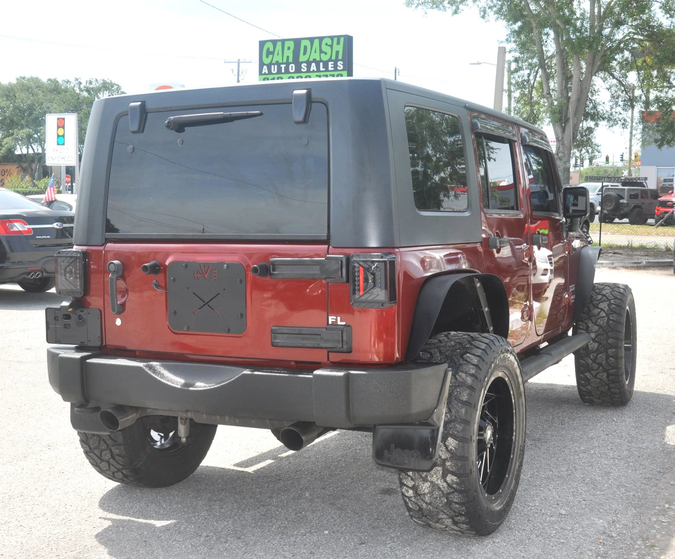 Used 2010 Jeep Wrangler Unlimited Sport AWD/4WD image 12