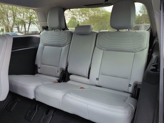 New 2026 Ford Expedition Platinum image 13