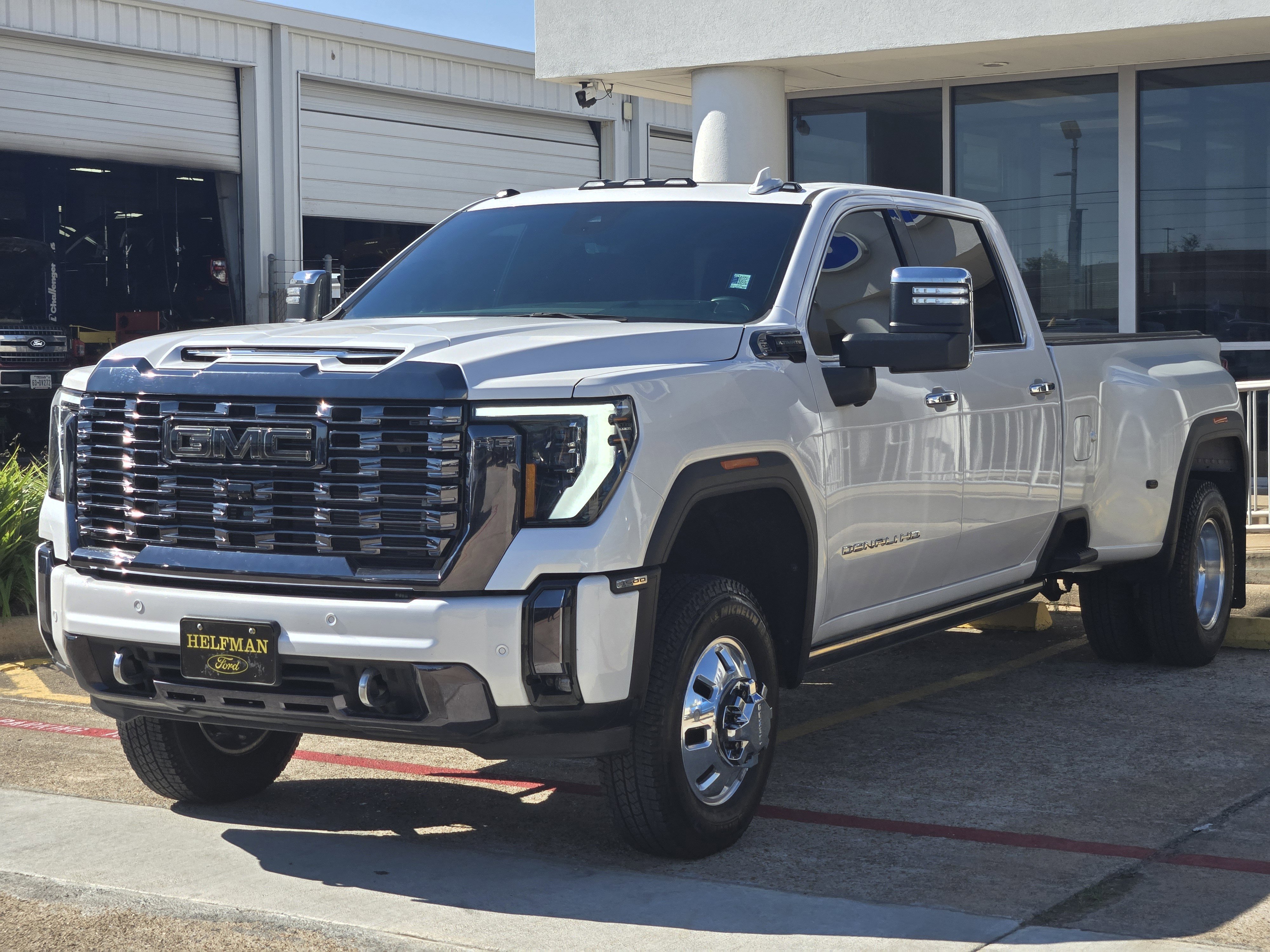 Used 2024 GMC Sierra 3500 Denali Ultimate image 2