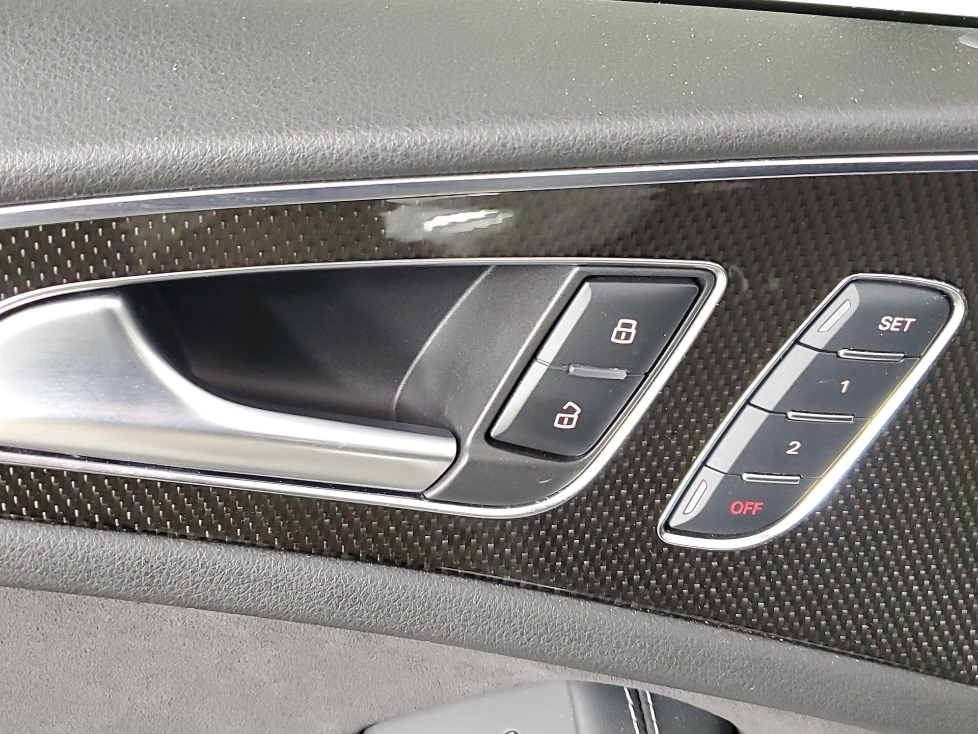 Used 2016 Audi S6 Prestige w/ Prestige Package image 32