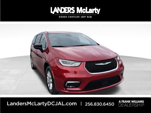 New 2026 Chrysler Pacifica Select