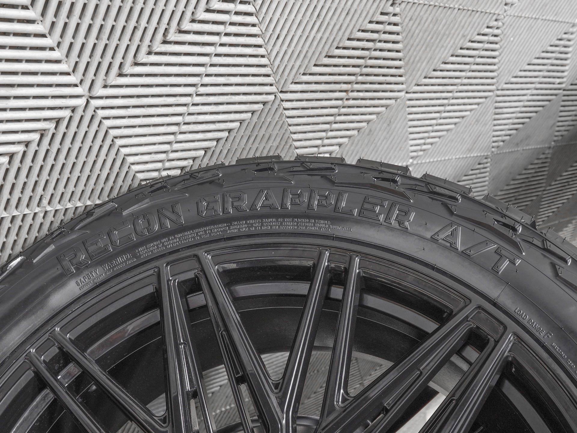 Used 2026 Cadillac Escalade ESV V image 40