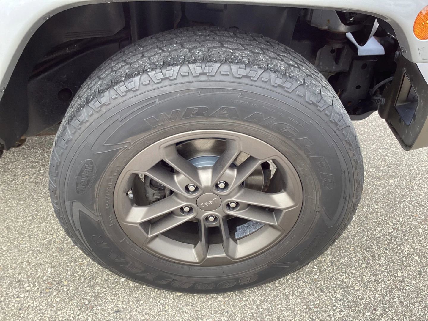 Used 2016 Jeep Wrangler Unlimited Sahara image 36