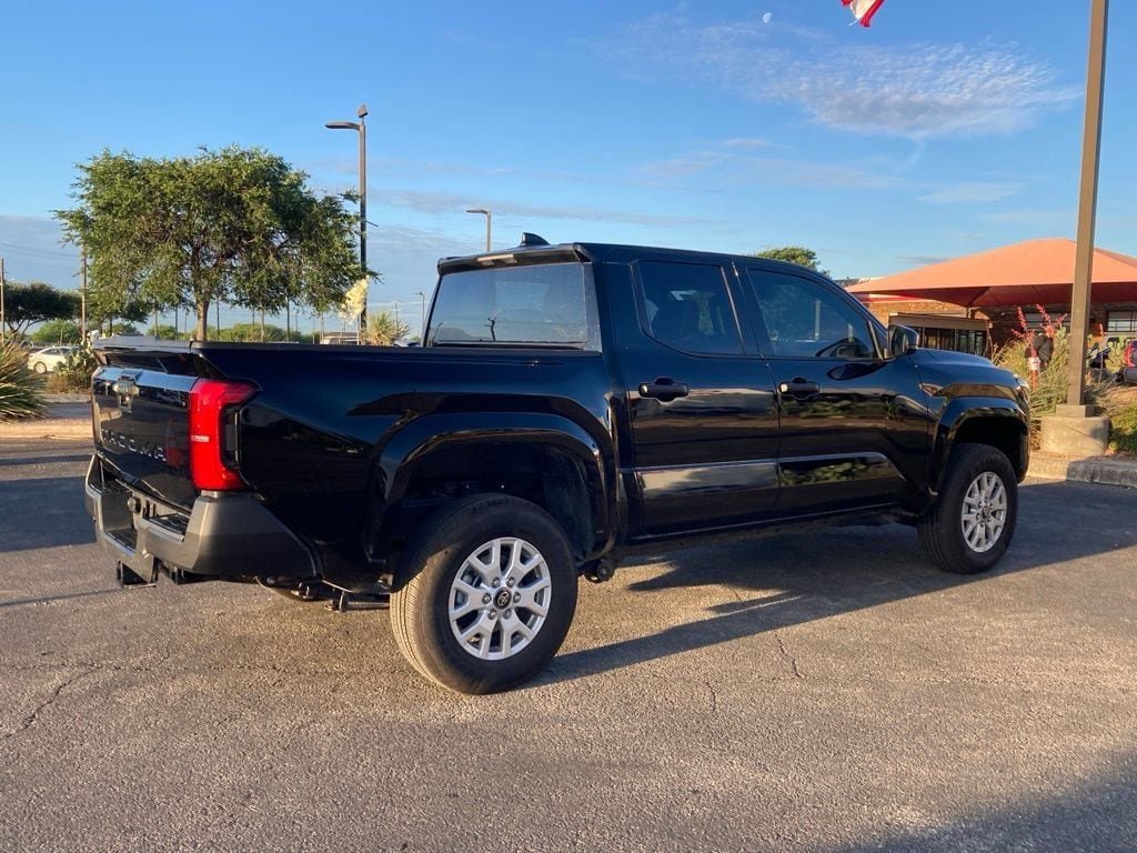 Certified 2026 Toyota Tacoma SR AWD/4WD image 4