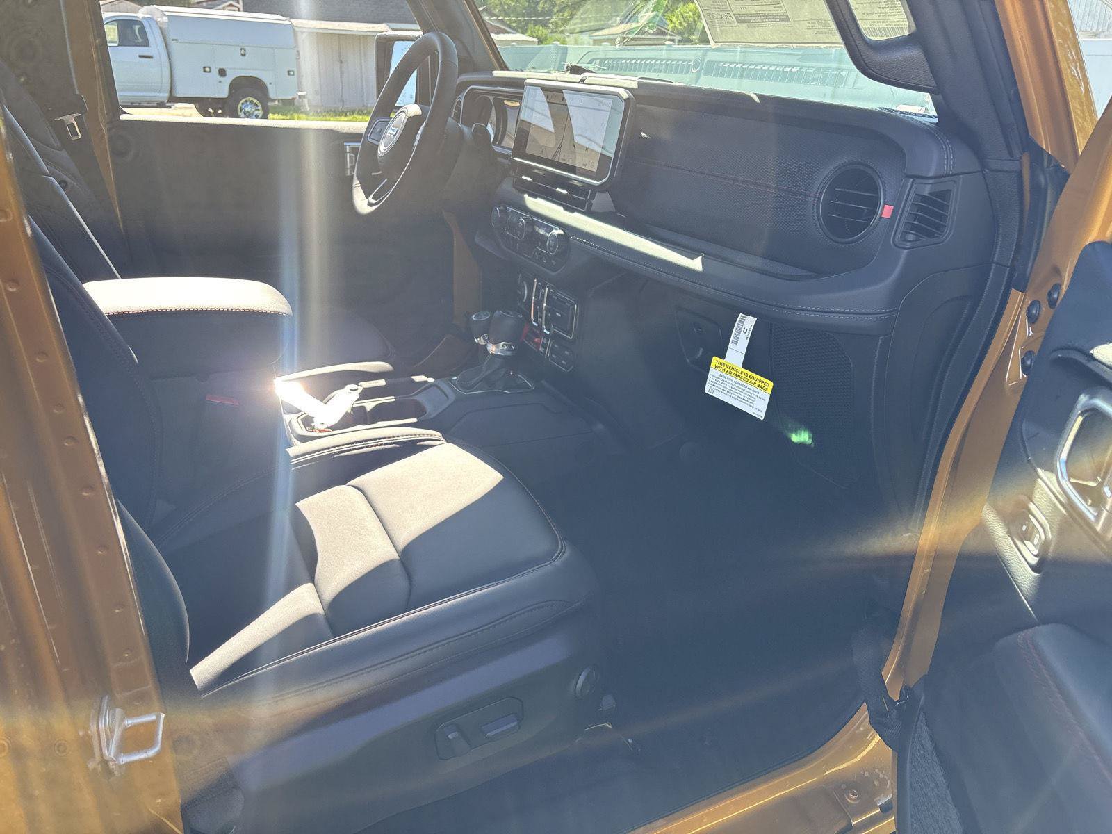 New 2026 Jeep Wrangler Unlimited Rubicon AWD/4WD image 13