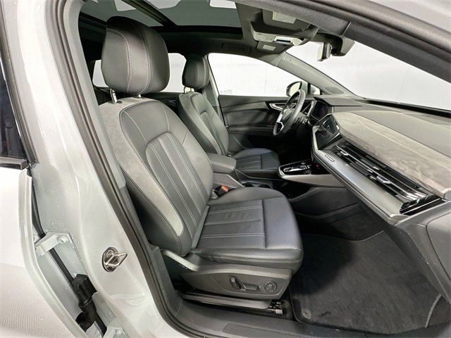 Used 2025 Audi Q4 e-tron Premium w/ Convenience Package image 29