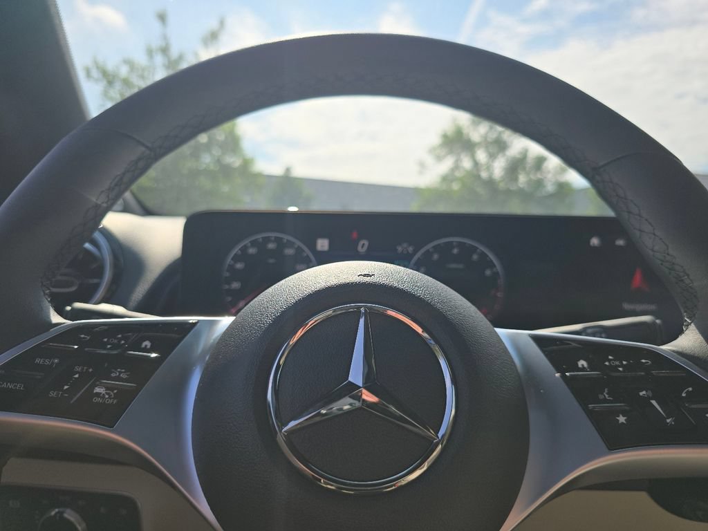 New 2026 Mercedes-Benz GLB 250 4MATIC image 28