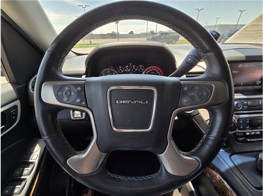 Used 2015 GMC Yukon Denali w/ Premium Package RWD image 16