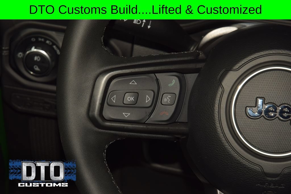Used 2025 Jeep Gladiator Rubicon w/ Safety Group AWD/4WD image 42