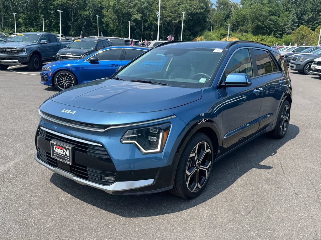 Used 2023 Kia Niro SX Touring FWD image 7
