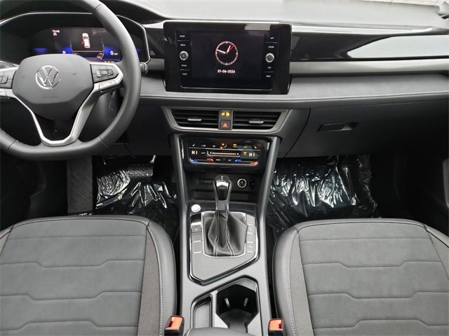 New 2026 Volkswagen Taos SE image 9