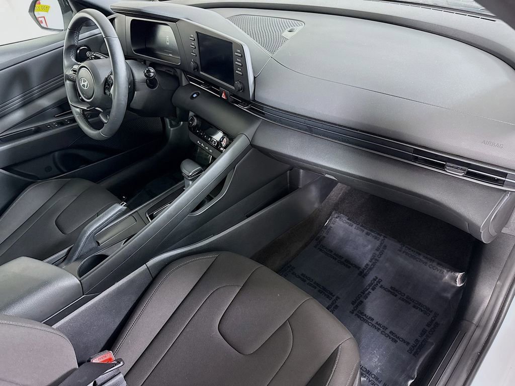 Certified 2025 Hyundai Elantra Sport w/ Cargo Package FWD image 29