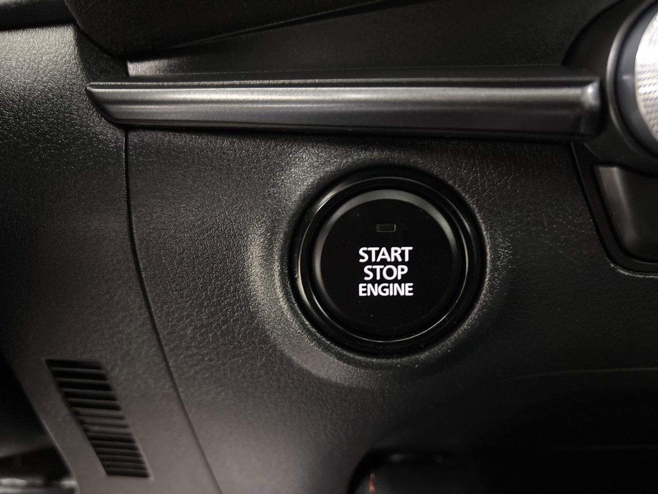 Used 2024 MAZDA MAZDA3 s image 18