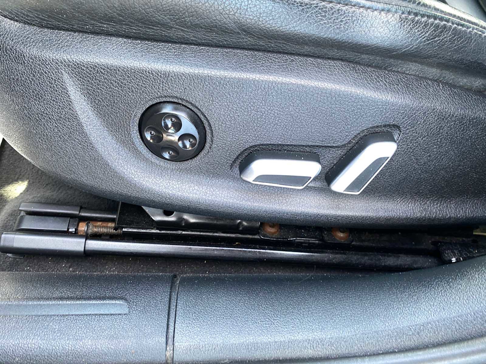 Used 2016 Audi A4 Premium Plus w/ Technology Package image 16