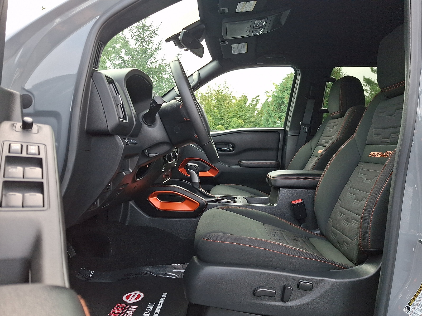 Certified 2025 Nissan Frontier PRO-4X AWD/4WD image 12