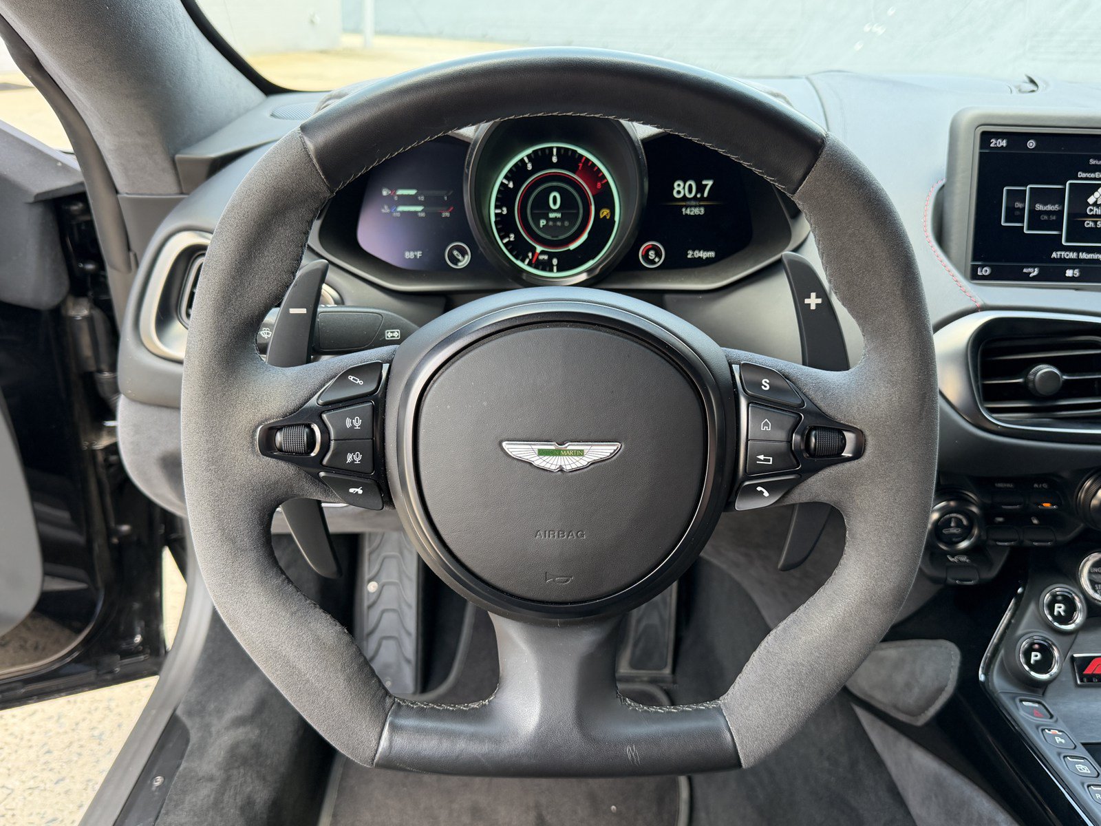 Used 2022 Aston Martin V8 Vantage Coupe RWD image 11