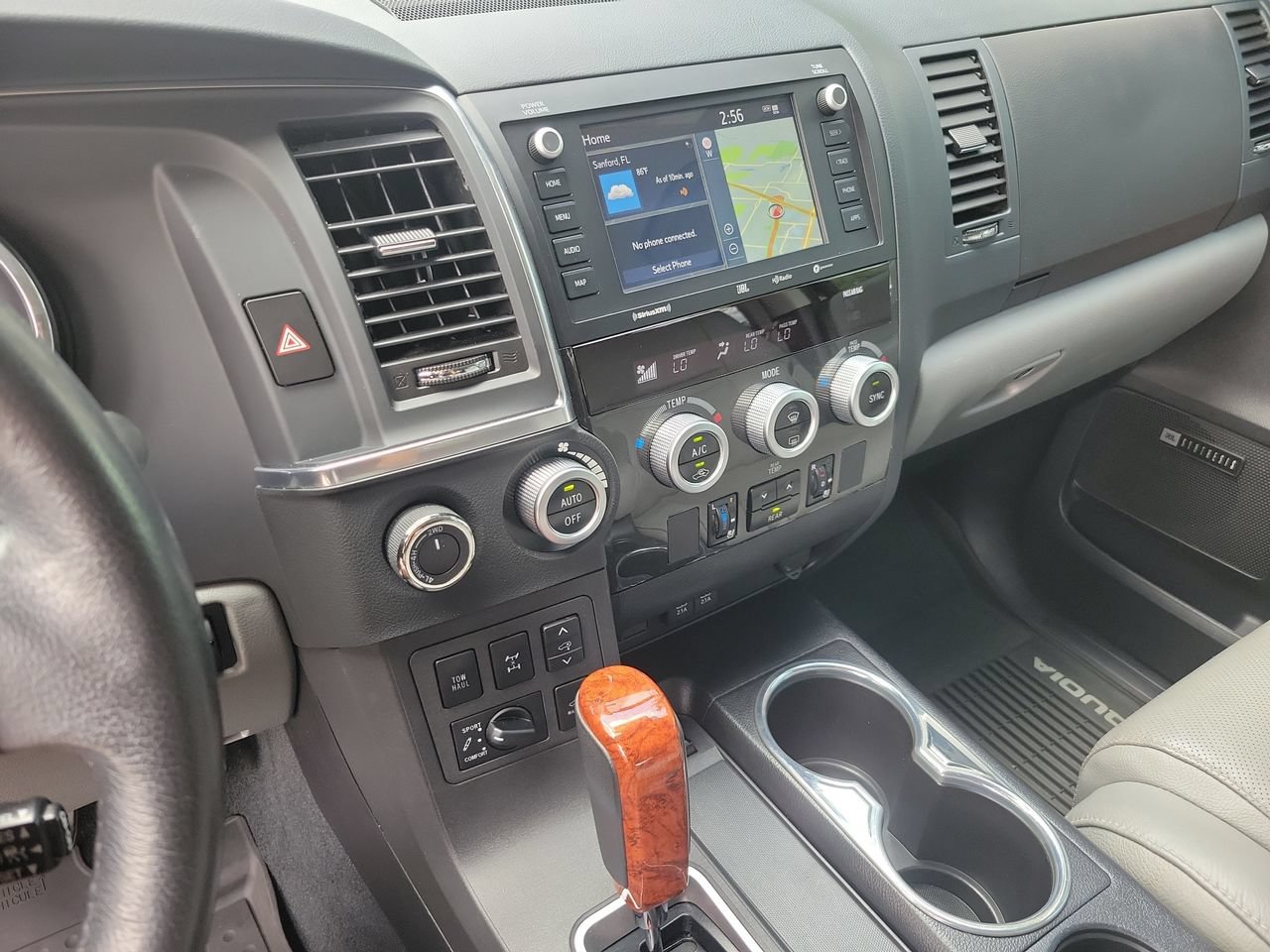 Used 2021 Toyota Sequoia Platinum AWD/4WD image 22