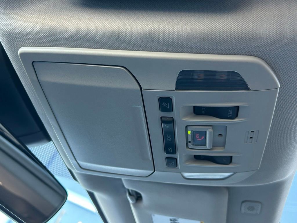 Used 2023 Toyota Highlander XLE FWD image 42