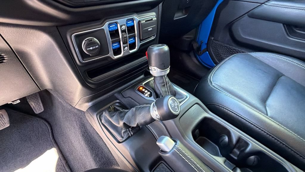 Used 2021 Jeep Wrangler Unlimited Sahara AWD/4WD image 23